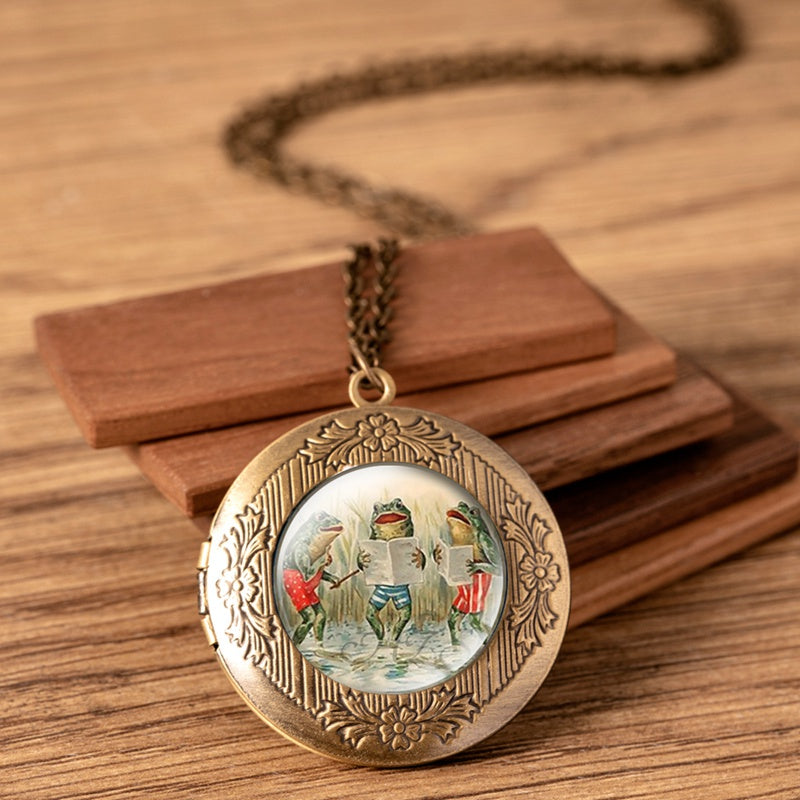 Vintage Cartoon Frog Angel Fairy Princess Glass Dome Photo Frame Locket Necklace